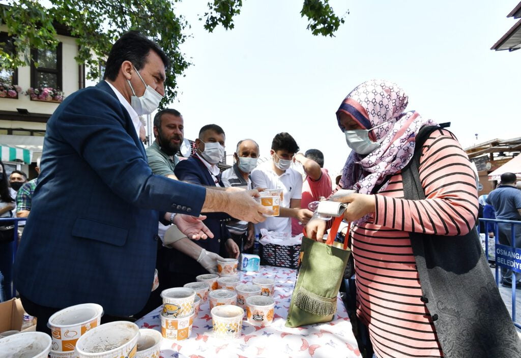 Bursa’da aşure bereketi