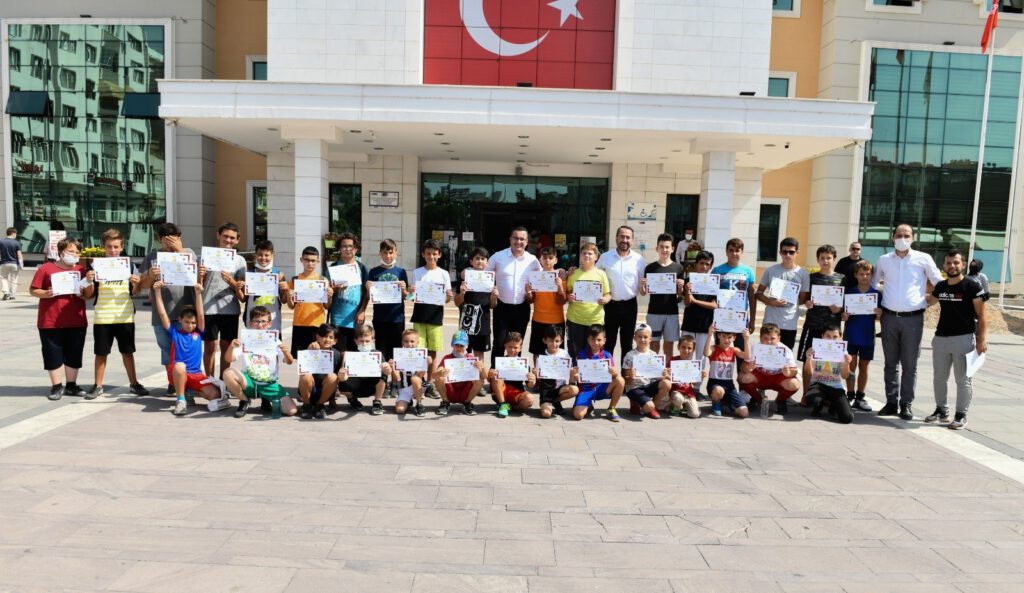 Geleceğin yıldızları sertifikalarını aldı