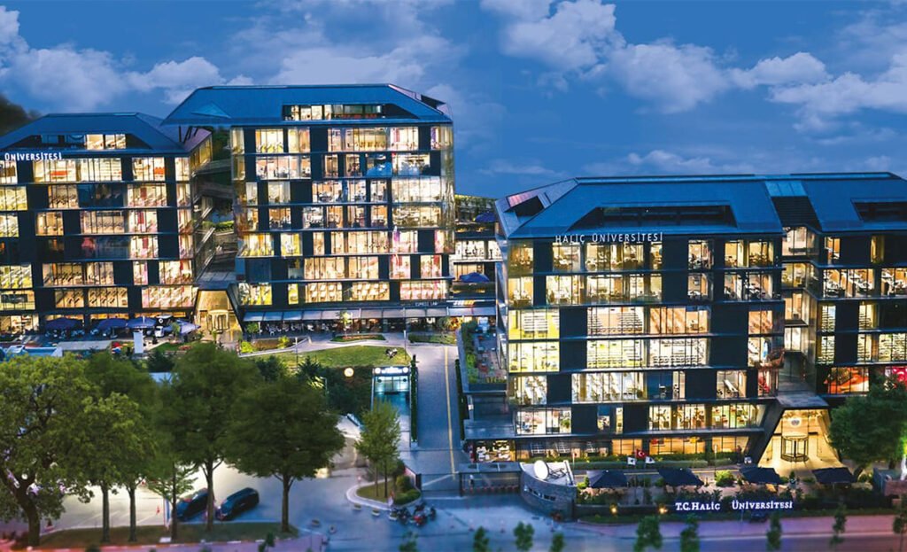 Haliç Üniversitesi 63 Öğretim Üyesi alıyor