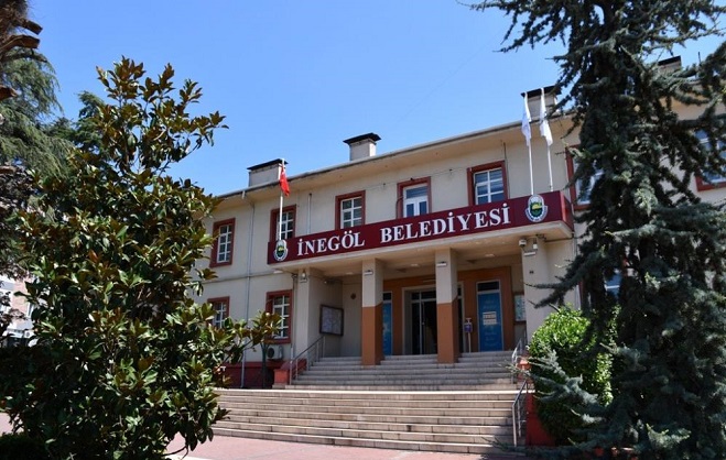 İzinsiz gösteriye para ve hapis cezası