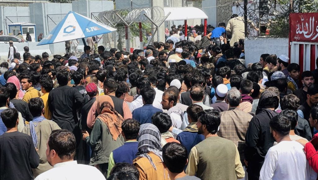 İran’dan Afgan mülteci kararı