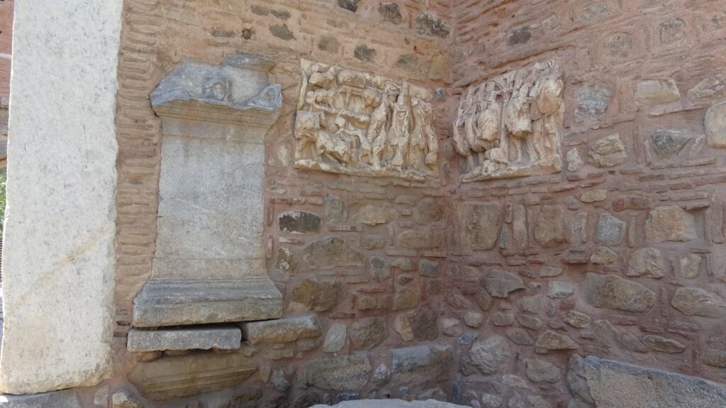 İznik’te, ‘devşirme’ taşlar dikkat çekiyor