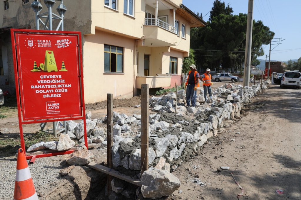 İznik’te mezarlıklar yenileniyor