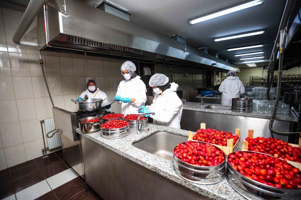 Kadınlar Nilüfer Bostan için mutfağa girdi