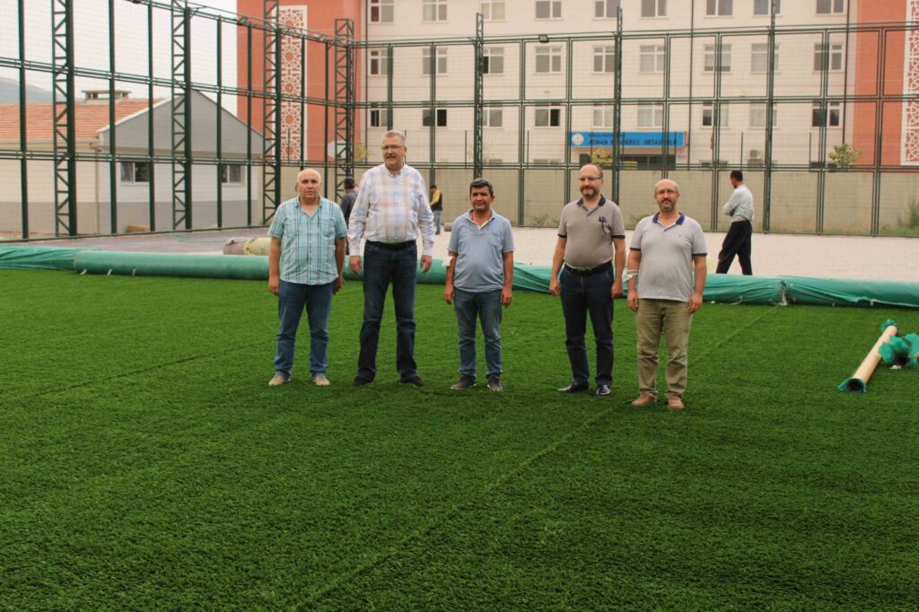 Karacabey’de spor yatırımları sürüyor