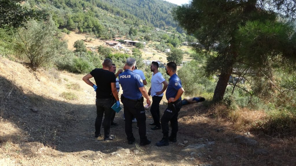 Koyunlarını otlatırken ceset buldu!