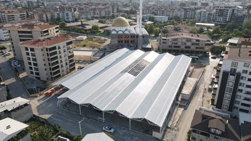 Millet Mahallesi Kapalı Pazar Alanı, gün sayıyor