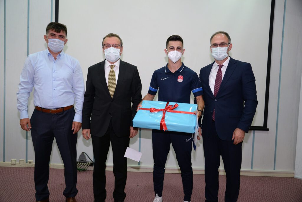 Olimpiyat yıldızlarına BUÜ’den ödül