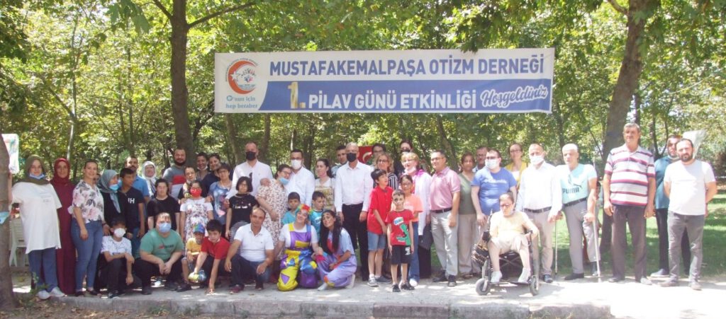 Otizmli çocuklarla renkli faaliyet