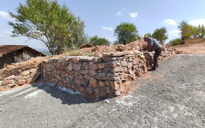 Taştan ev, ömüre ömür katıyor