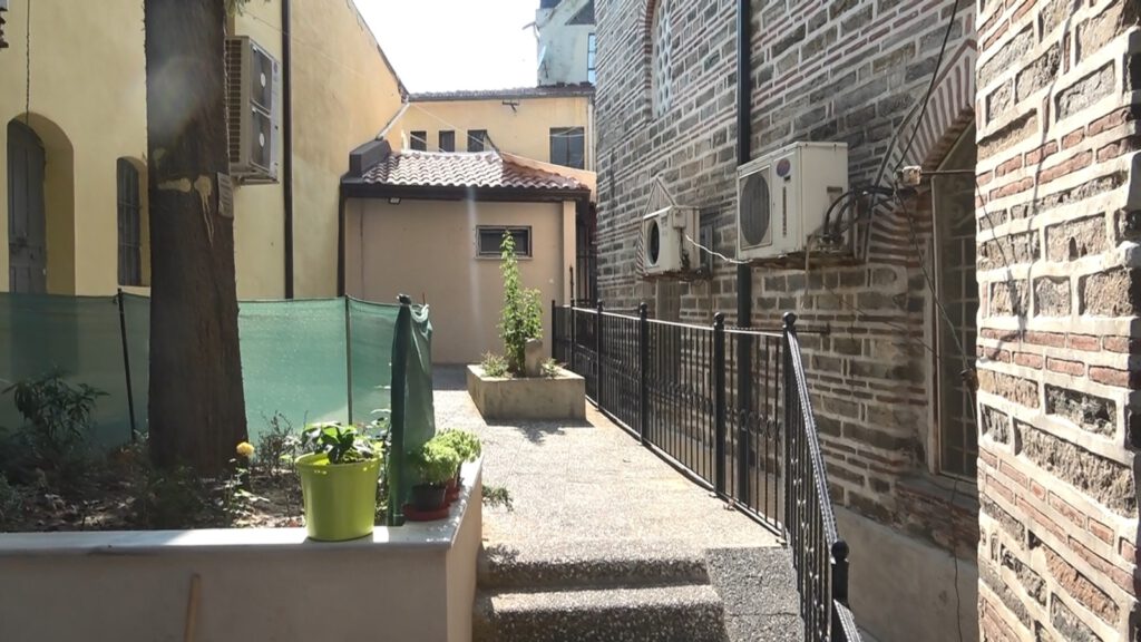 Tuzcu Baba türbesinde fotoğraf çekince..