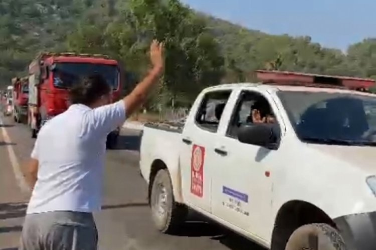 Bursa Büyükşehir itfaiyesi alkışlarla uğurlandı