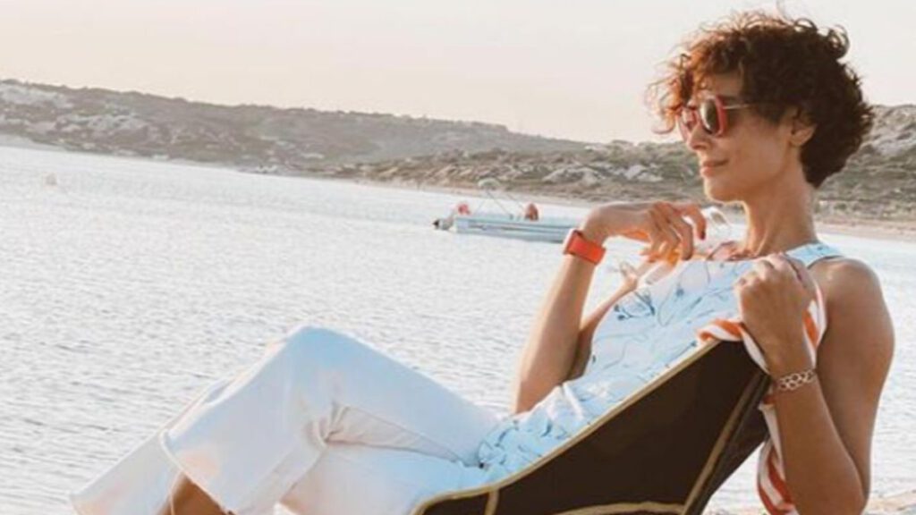 Arzum Onan’dan kumsal pozları