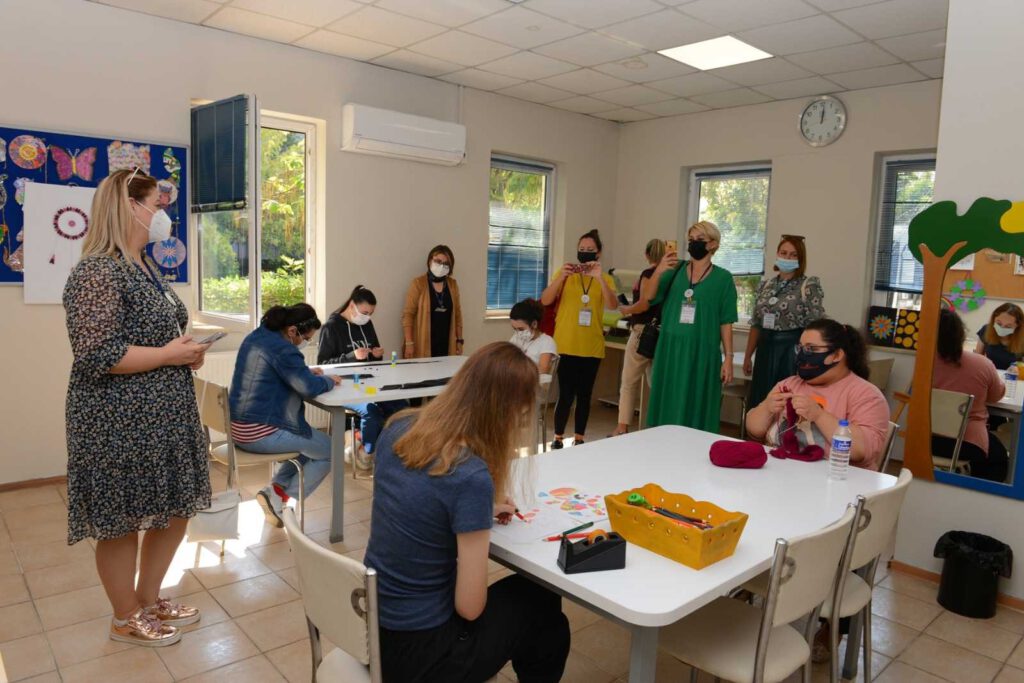 Bizim Ev, örnek oluyor