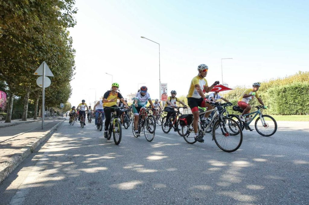 Çevre ve barış için pedal çevirdiler