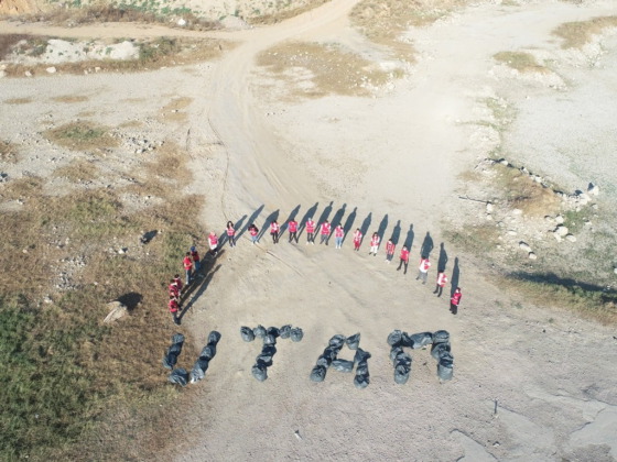 Çöplerle “Utan” yazdılar