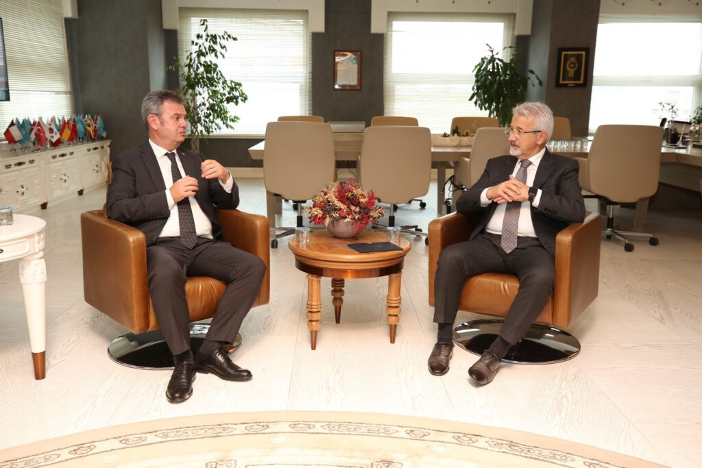 Erdem’den RUMELİSİAD projelerine destek