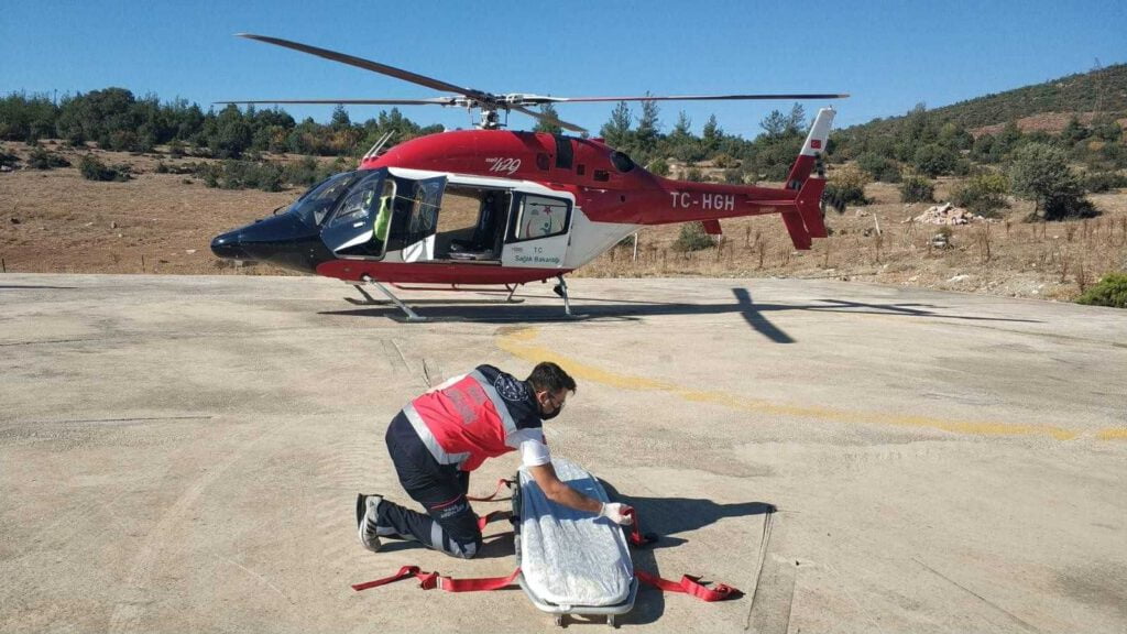 Helikopter ambulans 2 hasta için havalandı