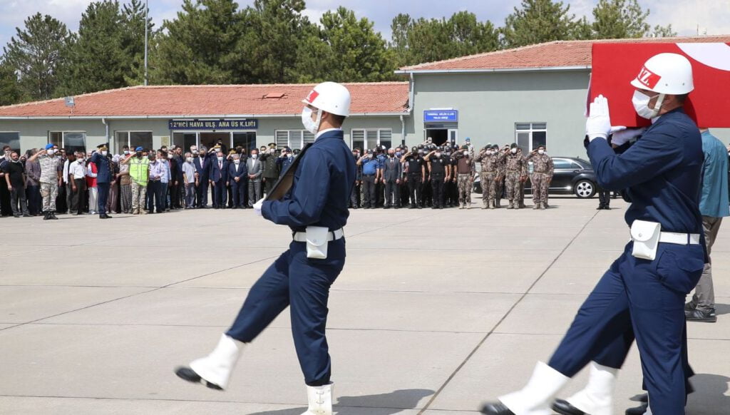 İdlib’de yaralanan asker şehit oldu