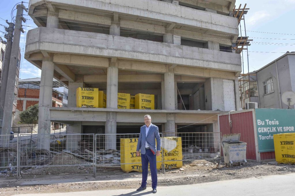 Karacabey’de, Gençlik Merkezi gün sayıyor