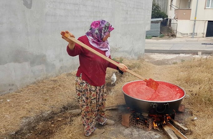 Karacabey’de kazanlar kaynıyor