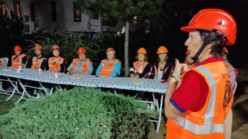 Mahallenin gönüllü kurtarıcıları hazır