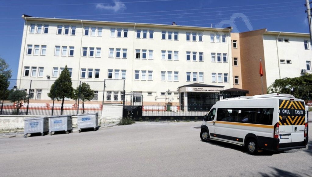 Öğrenciler servis mağduru!