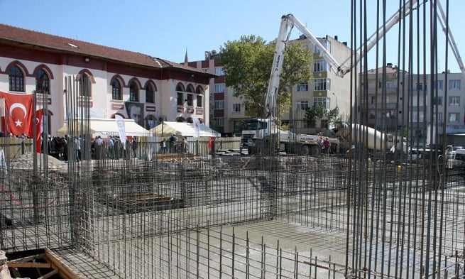 Depreme dayanıksız okul yeniden yapılıyor