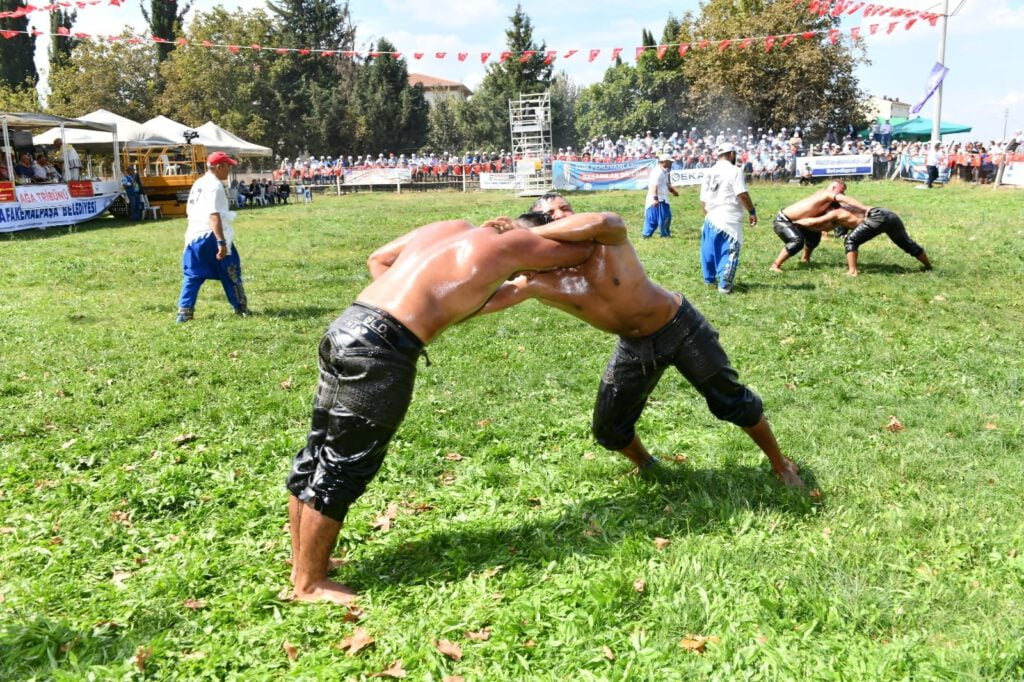Pehlivanlar Yalıntaş’ta kapıştı