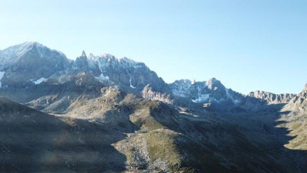 Rize’de yüksek kesimlere kar yağdı