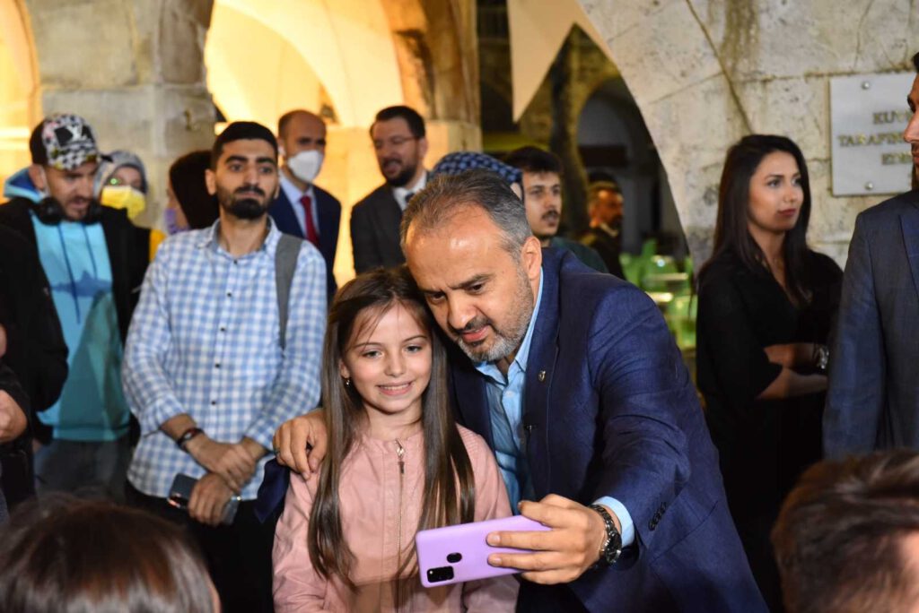 Tarihi Koza Han’da gençlik buluşması