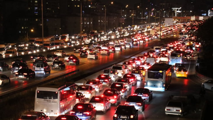 İstanbul’da trafik yoğunluğu yüzde 70