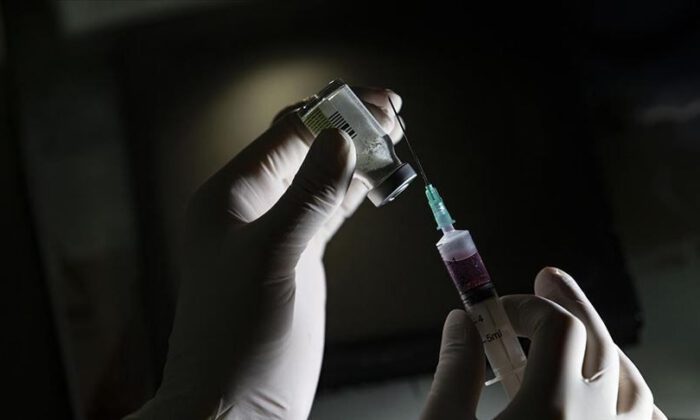 Türkiye’de Covid-19 aşısı 100 milyon dozu geçti