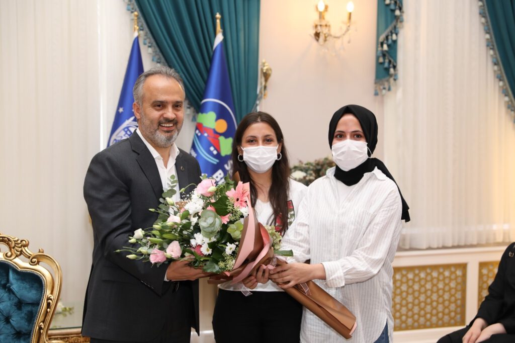 Üniversite hayalleri BUSMEK’le gerçek oldu