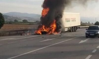 Seyir halindeki tır alev alev yandı