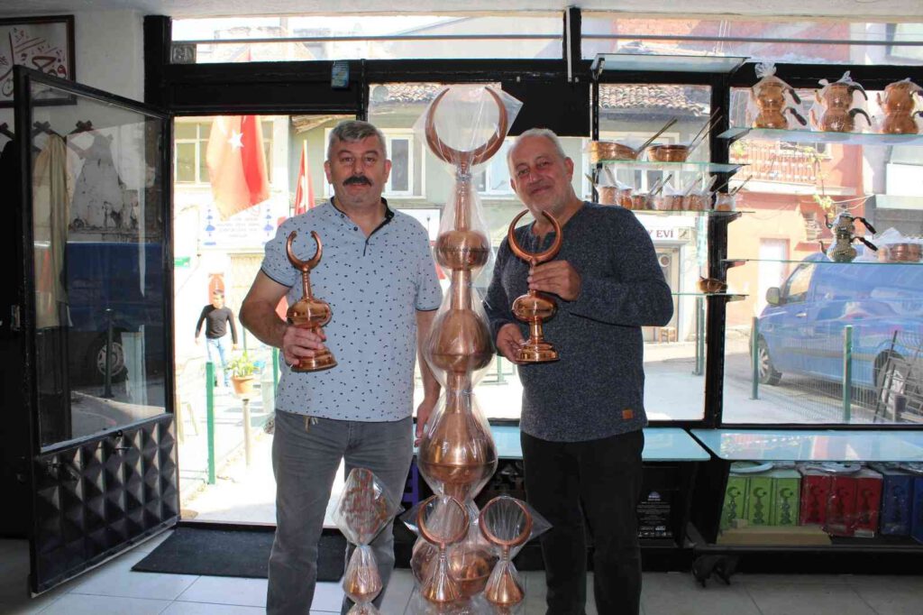 130 yıldır alem yapıyorlar