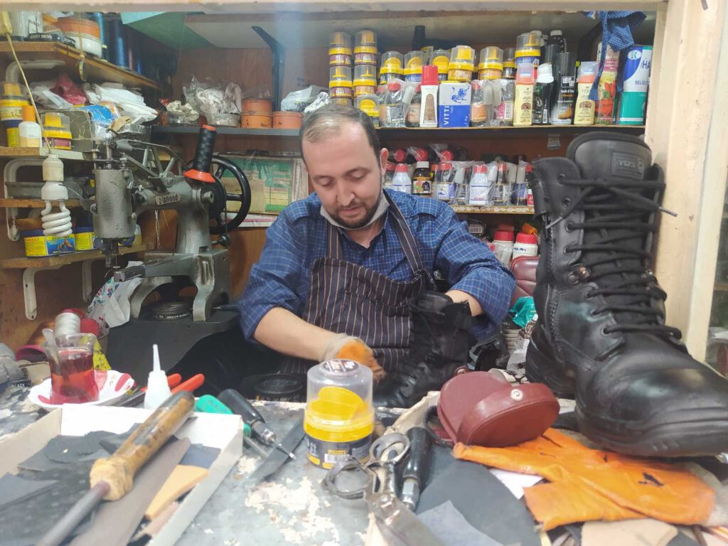 Ayakkabı tamircilerinin yüzü güldü