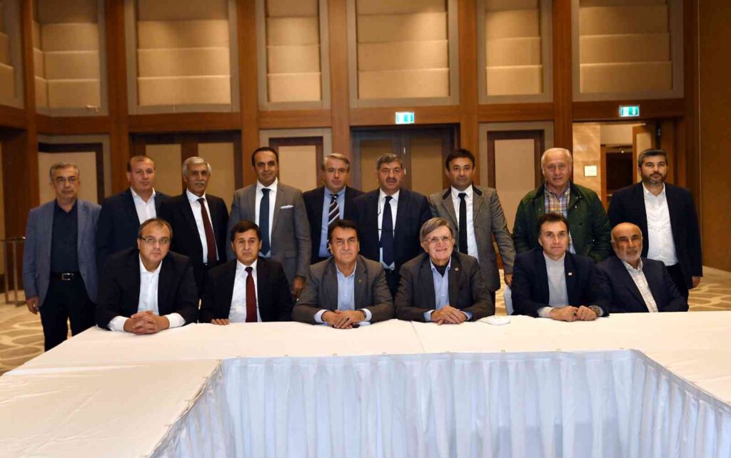 Dündar, İSSİAD yöneticileri ile buluştu