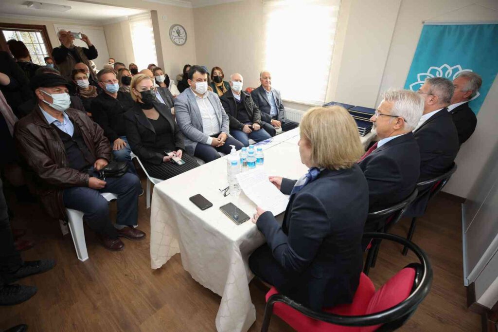 Turgay Erdem’e teşekkür plaketi