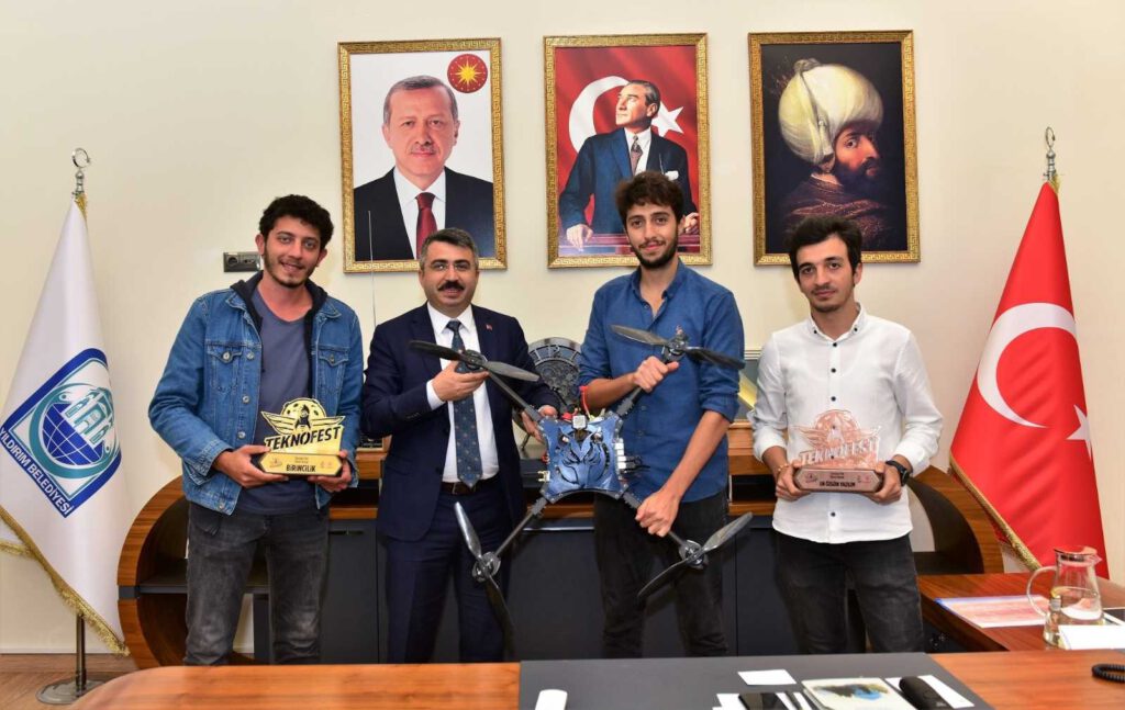 Başkan Yılmaz şampiyonları ağırladı