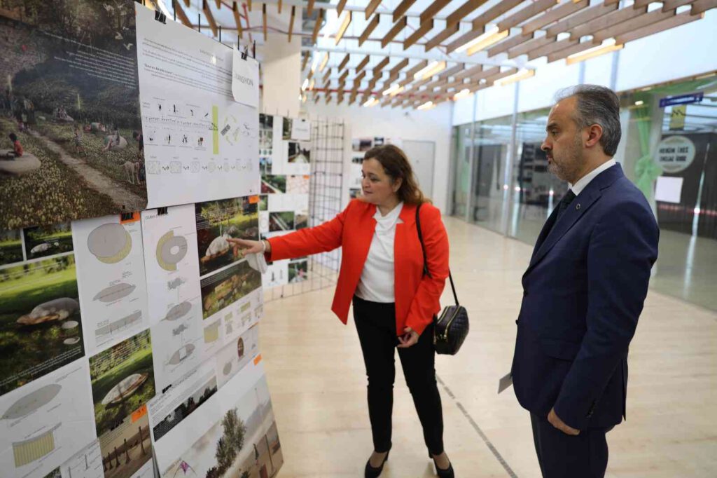 Bursa, kent mobilyalarıyla güzelleşiyor