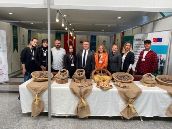 Bursa Ticaret Borsası standına yoğun ilgi