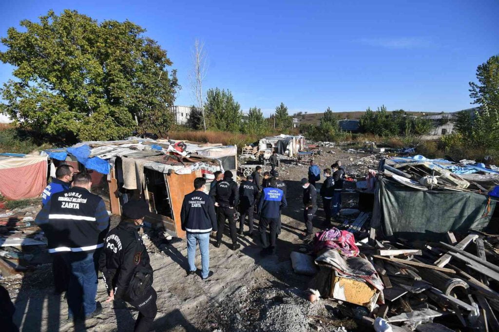 Bursa’da kaçak baraka operasyonu