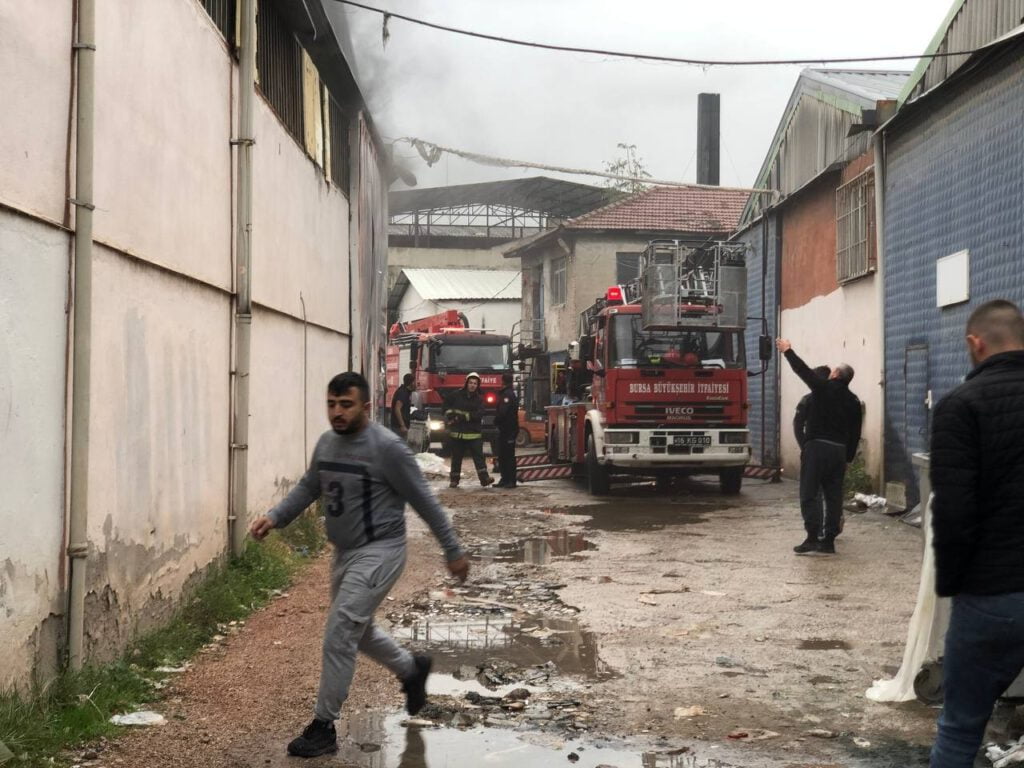 Bursa’da tekstil fabrikasında yangın