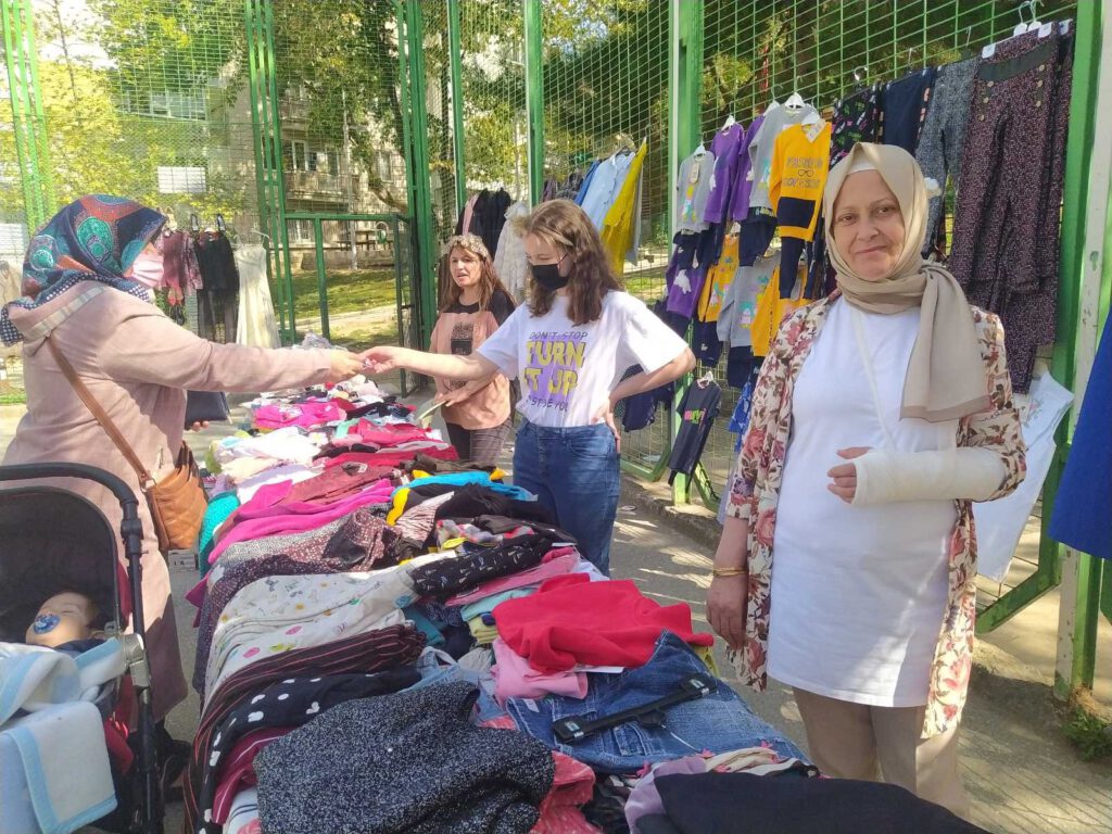 Bursalılar, engelliler için hayır panayırı açtı