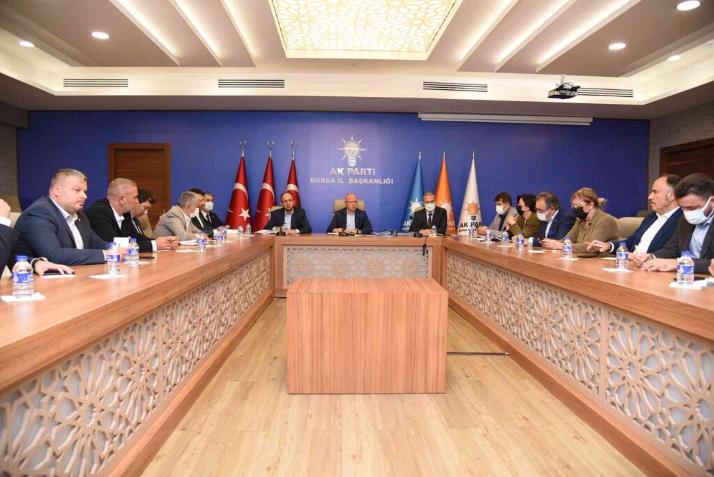 “Bursamıza yakışır hizmetler vermeye çalışıyoruz.”