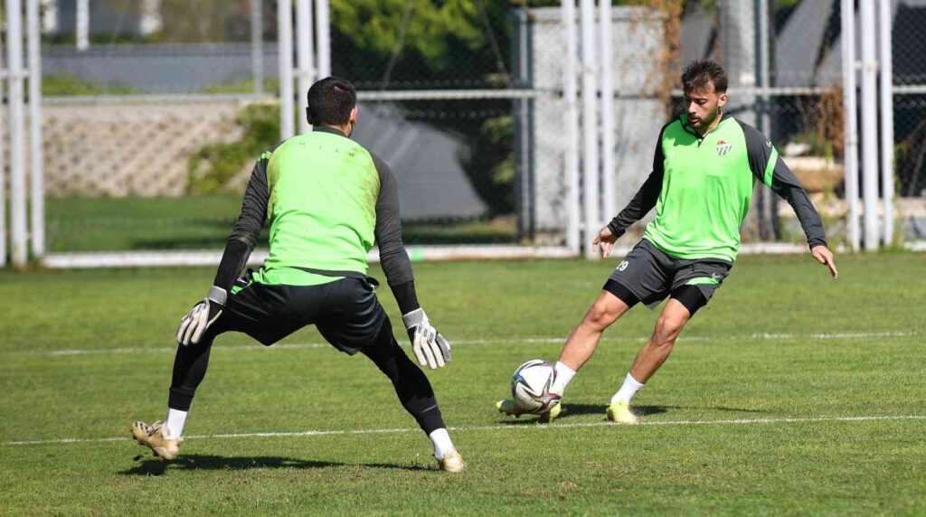 Bursaspor’da hazırlıklar devam ediyor