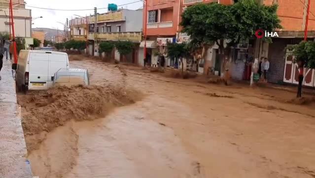 Cezayir’i sel vurdu