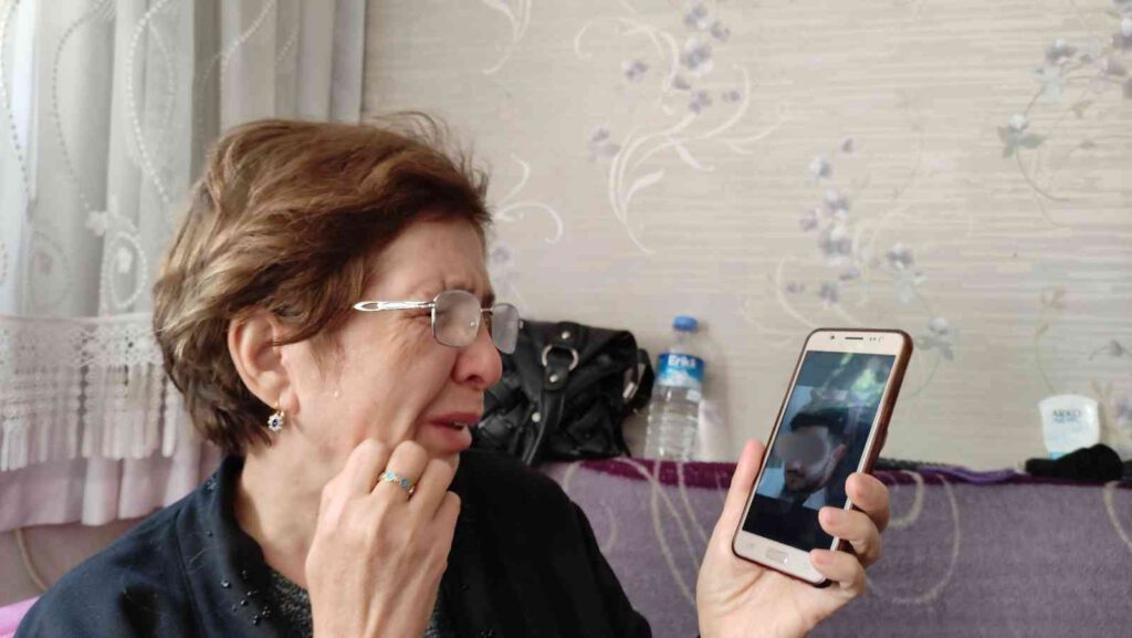 Çocuğunu 19 yıl sonra gördü