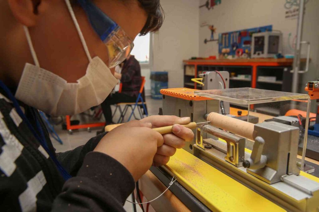 Çocuklara “Yeni Nesil Üretim Atölyeleri”